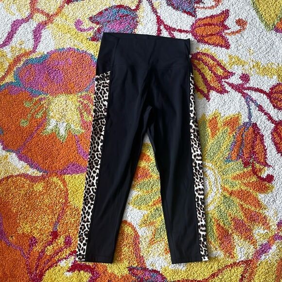 EUC WOMENS 6-8 ZYIA ACTIVE CROP CAPRI LEGGINGS - Picture 3 of 7